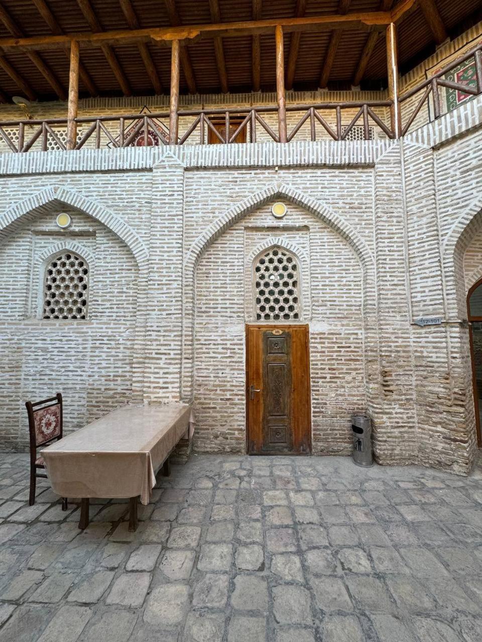 Ohun Caravan Sarai 18Th Century Old Hause Historical Unesco Heritage List 1 Minutes To Bukhara Old Town Square Est-Since 1826 For Walk In Guest Parking, Cozy Room, Best Location And Strong Wifi Exterior photo