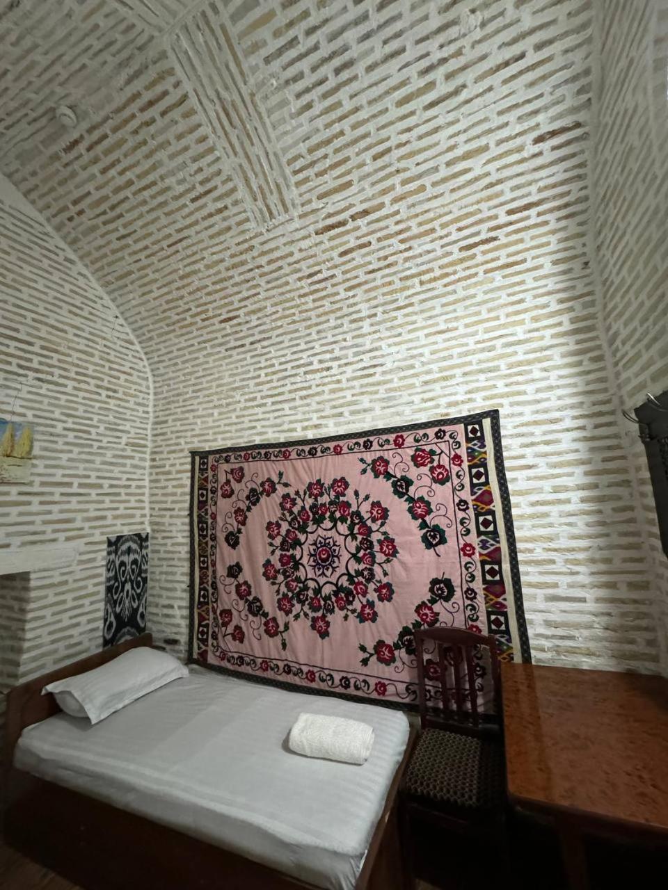 Ohun Caravan Sarai 18Th Century Old Hause Historical Unesco Heritage List 1 Minutes To Bukhara Old Town Square Est-Since 1826 For Walk In Guest Parking, Cozy Room, Best Location And Strong Wifi Exterior photo