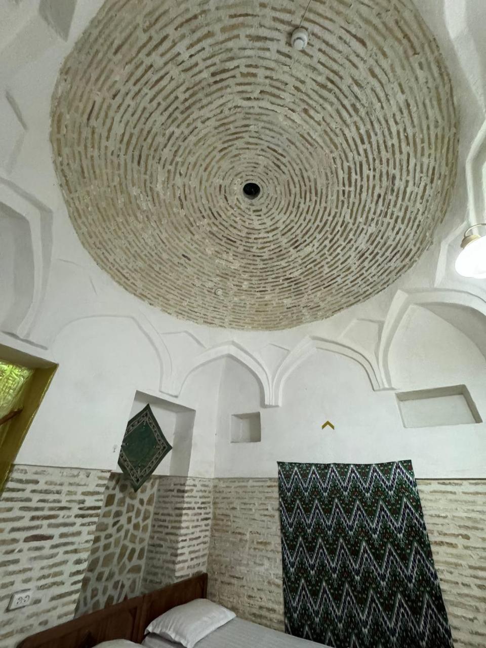 Ohun Caravan Sarai 18Th Century Old Hause Historical Unesco Heritage List 1 Minutes To Bukhara Old Town Square Est-Since 1826 For Walk In Guest Parking, Cozy Room, Best Location And Strong Wifi Exterior photo
